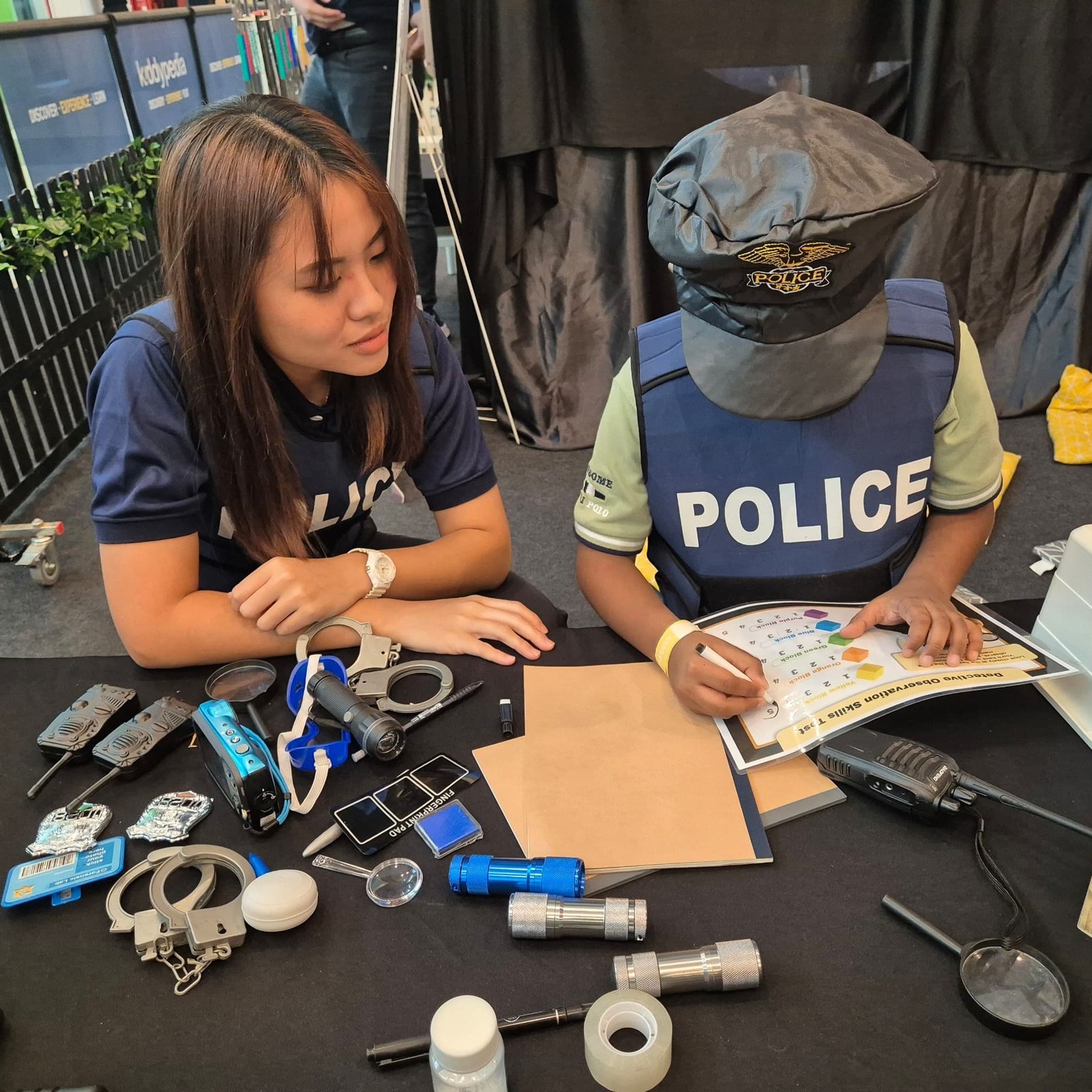 警察主题活动